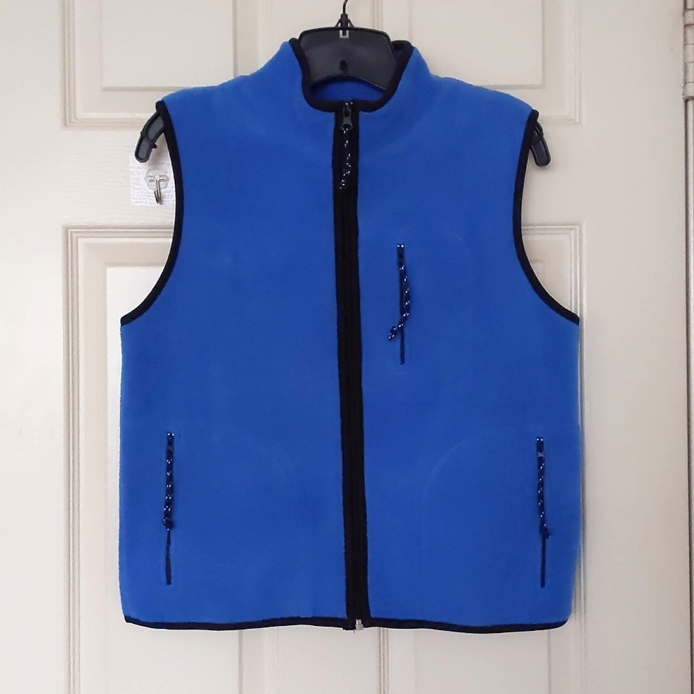 NWOT. Tiara Woman's High neck thick fleece vest with three front pockets.